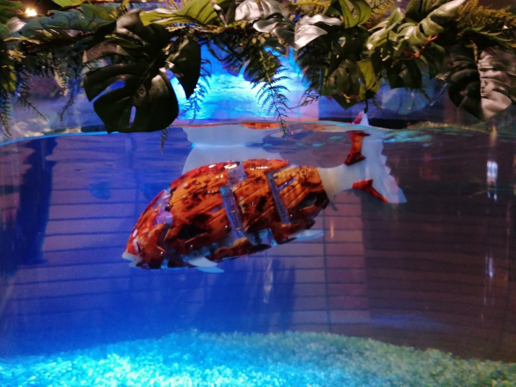 robotic fish at the Hen na Hotel Maihama